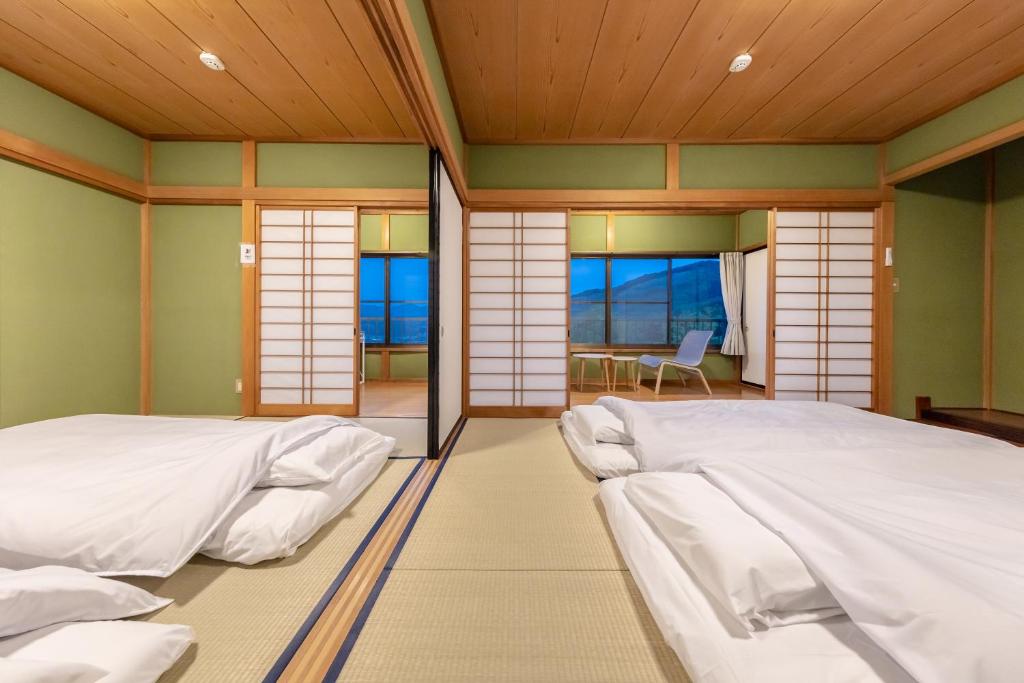 温泉宿のんびり イーハトーヴ中伊豆 天然温泉&展望露天風呂 非日常空間を愉しむ 1棟貸切宿 photo 2