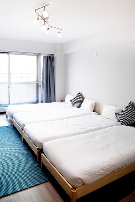 Shinjuku central apartment! 3stops to Shibuya station 3mins walk to station photo 2