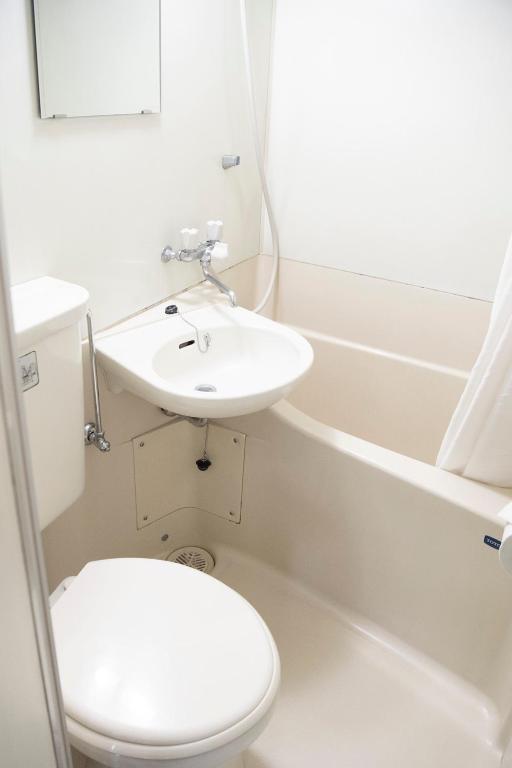 Shinjuku central apartment! 3stops to Shibuya station 3mins walk to station photo 3
