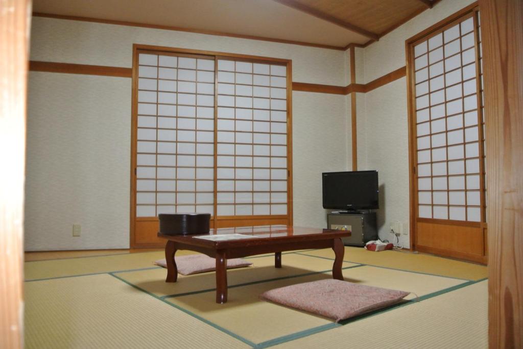 Shinazawa photo 3