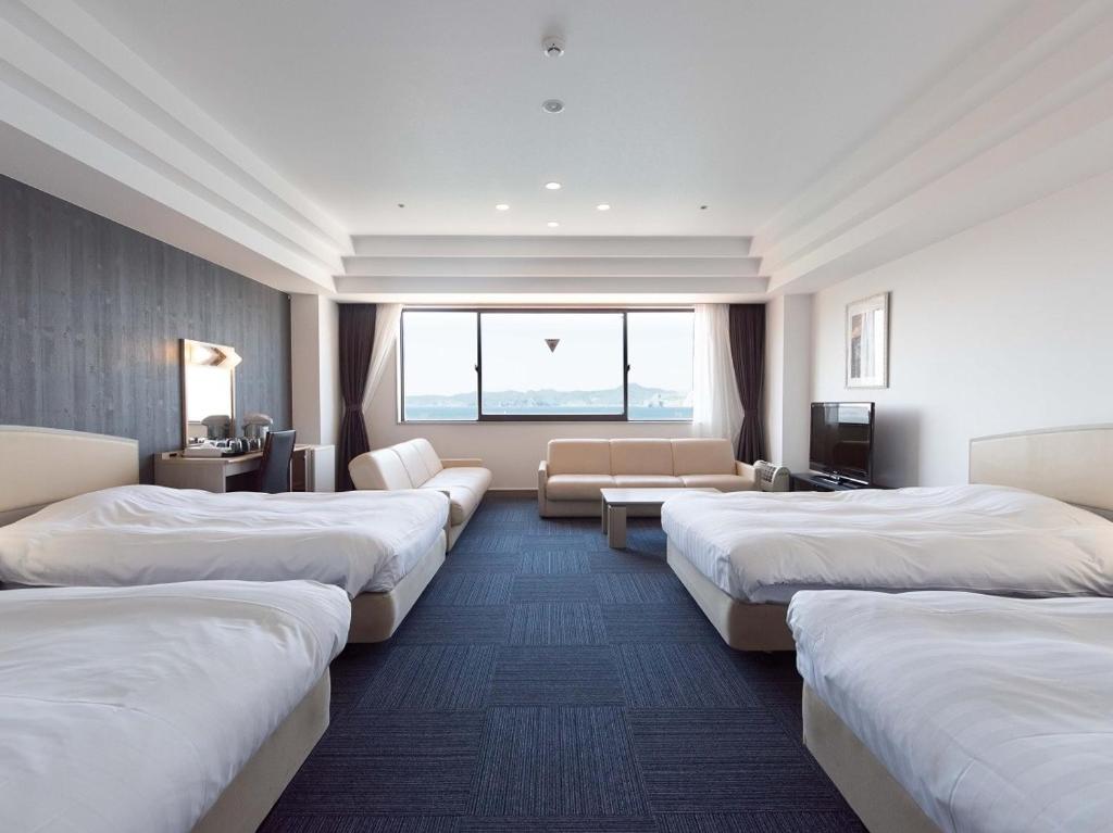 i + Land Nagasaki photo 2
