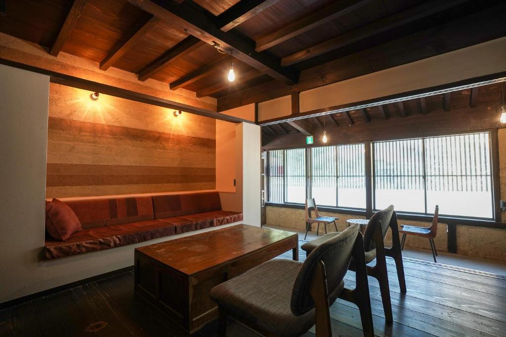 赭Soho Yunotsu Old Village Inn & Bar — photo 1