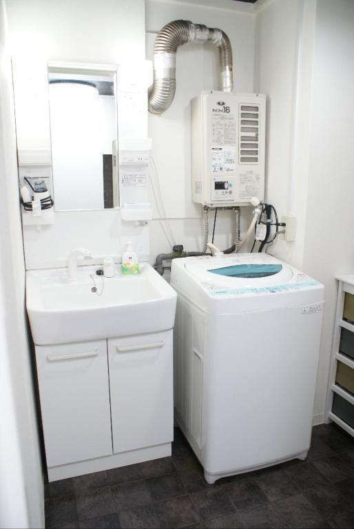 Shin Osaka Grand Heights SG22 photo 3