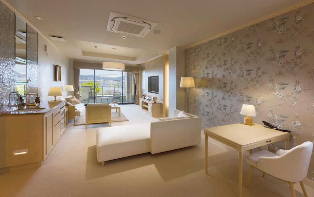Katakura Silk Hotel photo 2