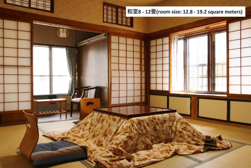 Takasagoya Ryokan photo 3