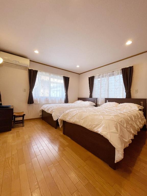 Young House photo 2