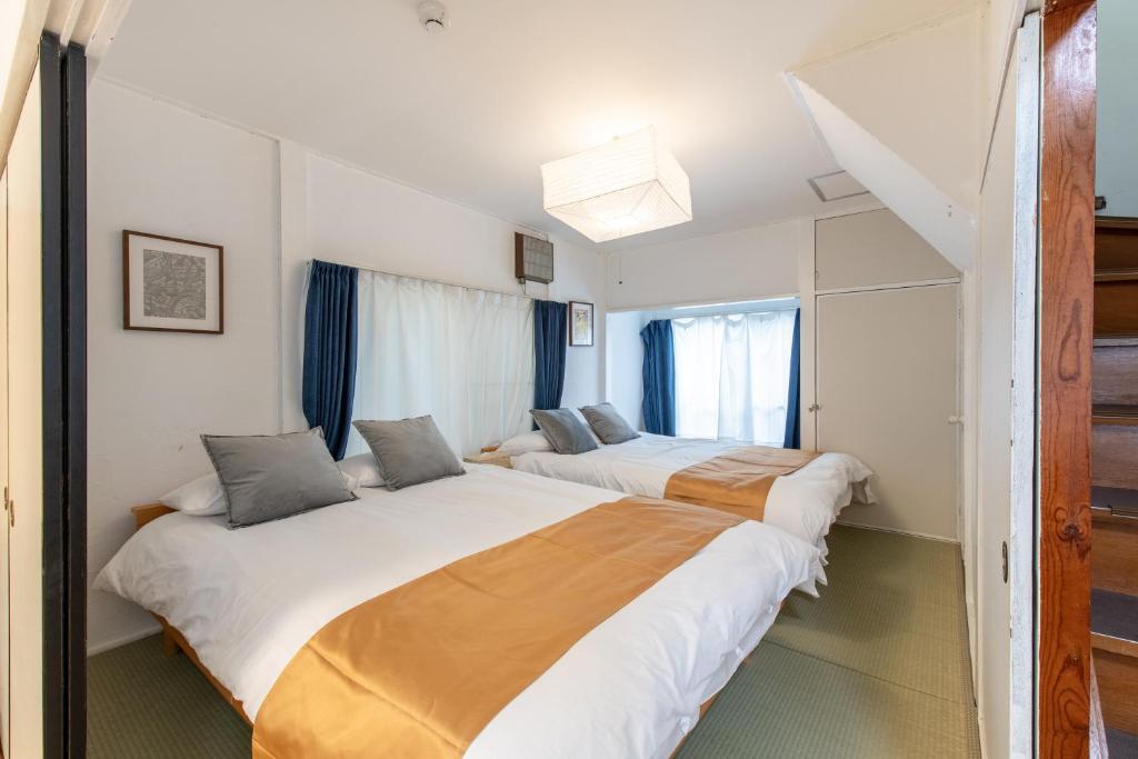 西新宿5丁目戸建 photo 2