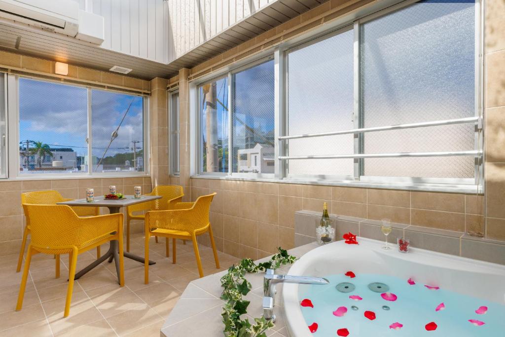 Southerlies Condominium Onna photo 3