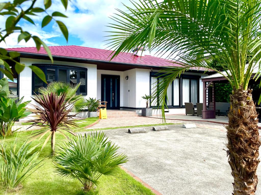 弓ヶ浜海水浴場徒歩1分! 一棟貸別荘! Yumigahama Beach House & BBQ! — photo 1