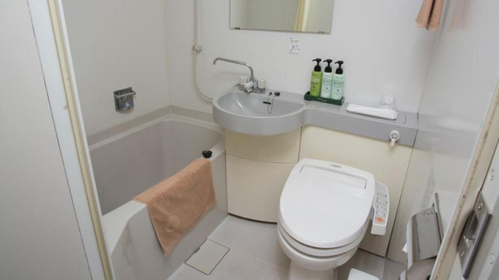 Center Hotel Toyota photo 3