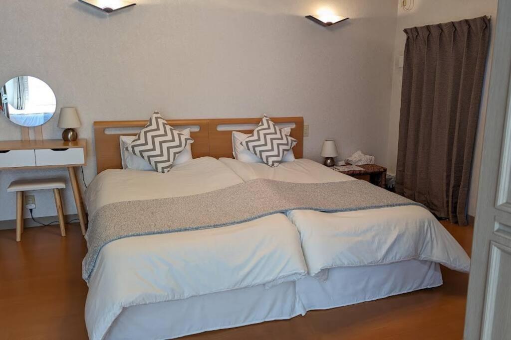 Roomy 4BR Home Sleeps 9/ShinOsaka/Large Groups — photo 1