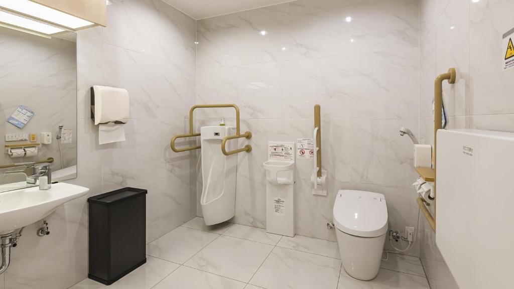 Toyoko Inn Kita-toda-eki Higashi-guchi photo 3
