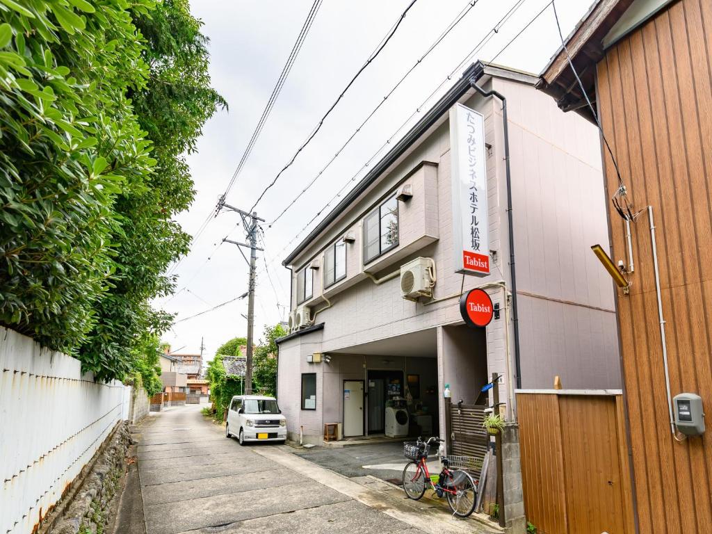 Tabist Tatsumi Business Hotel Matsusaka photo 2