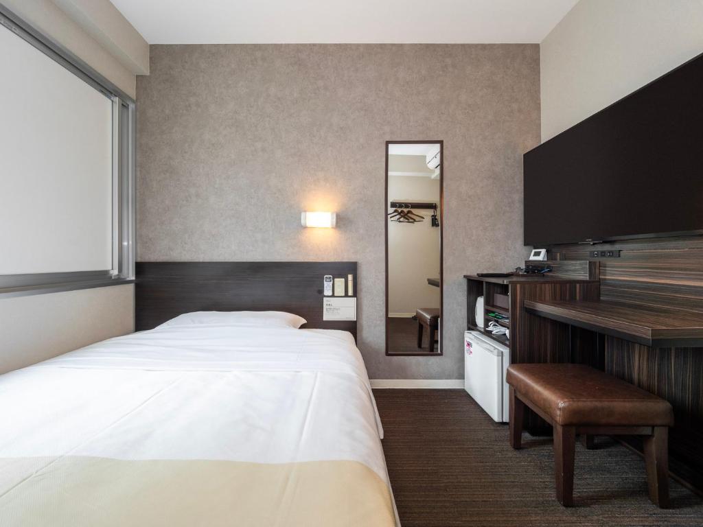 Super Hotel JR Shin-Osaka Higashiguchi photo 2