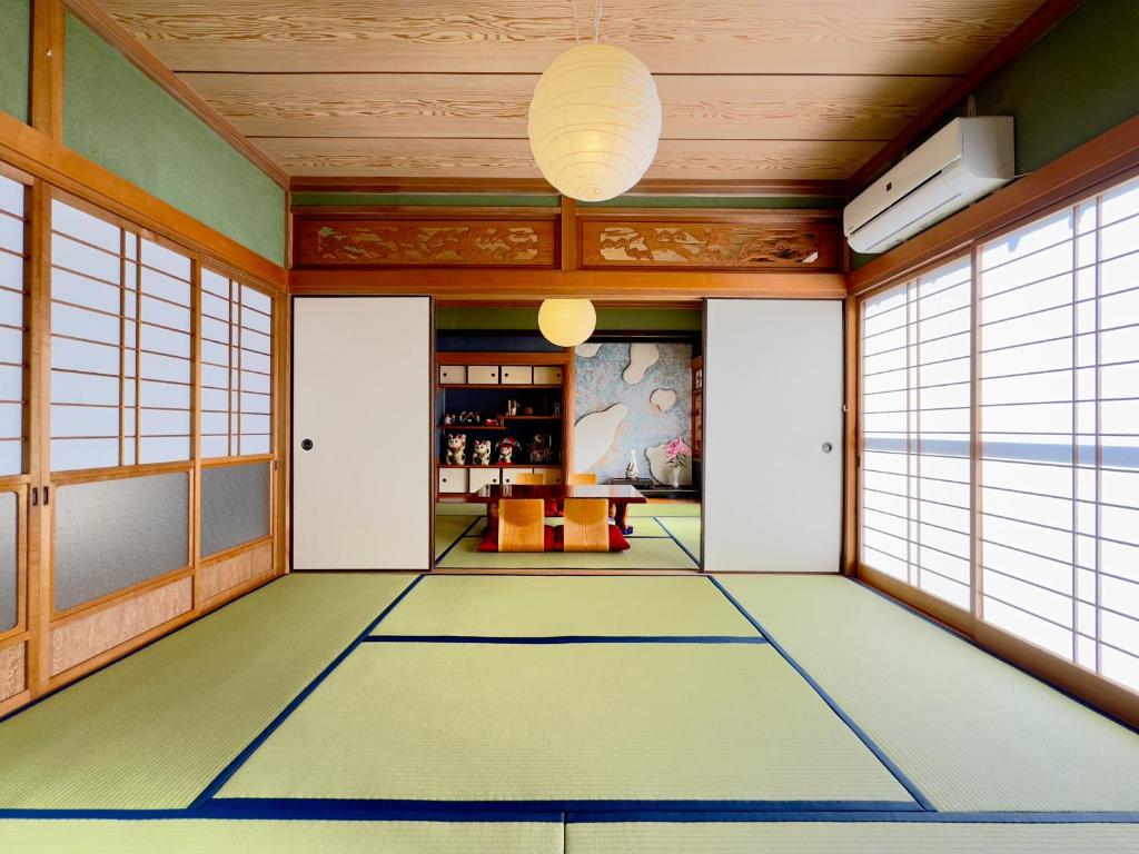 Shachihoko 海辺の一棟貸切ヴィラ しゃちほこ photo 2