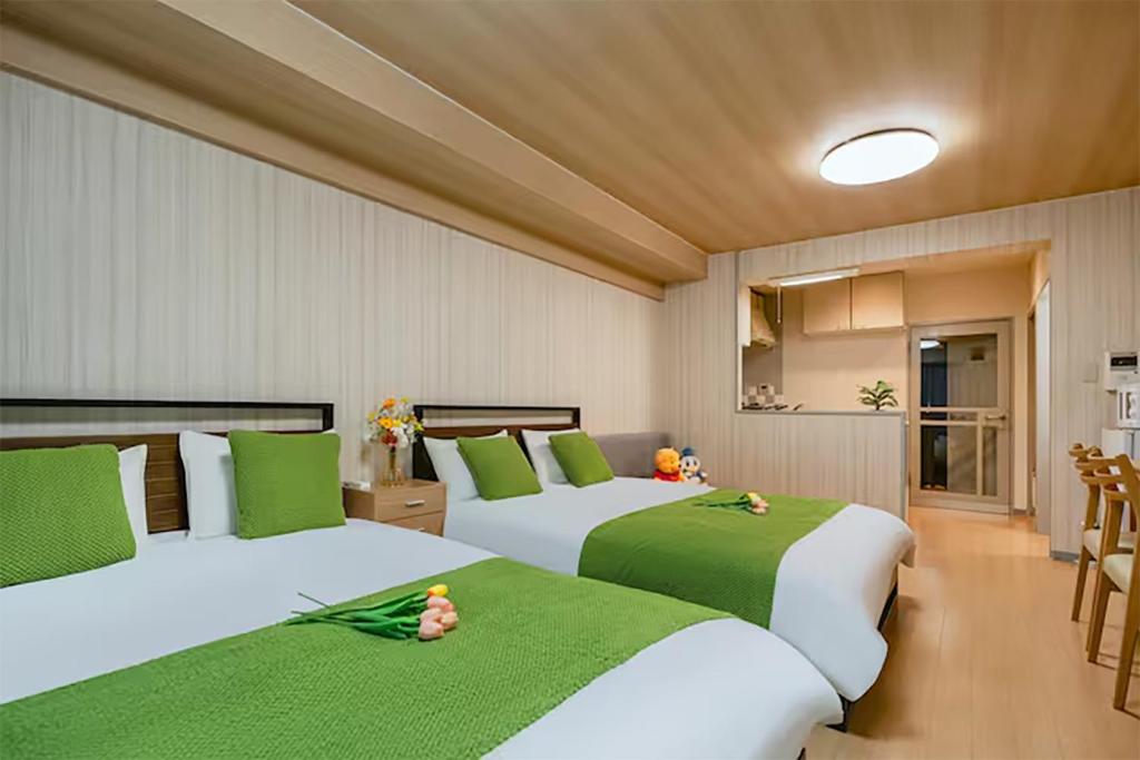 Room 204 Nishi-Shinjuku Gochome 9 minutes walk 40 square meters Sleeps up to 6 people photo 2