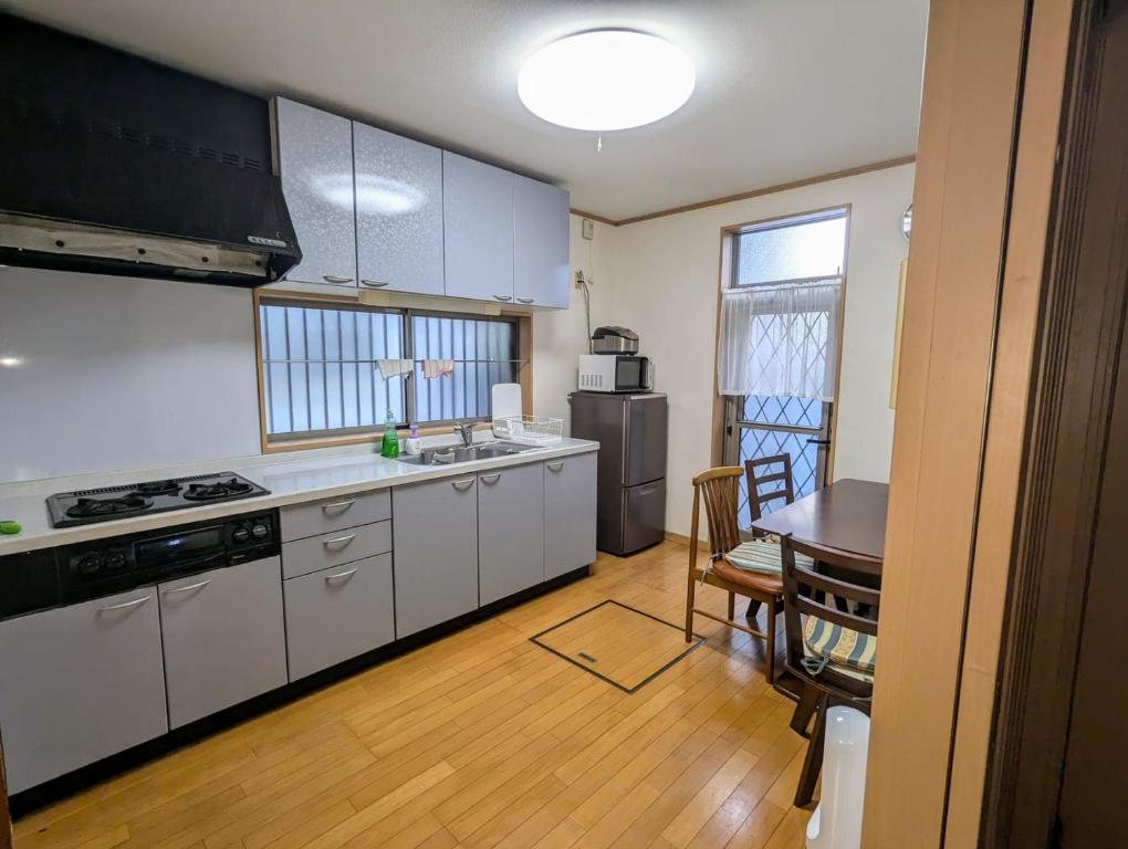 Tatami House 3minutes from Keisei Usui Station 30minutes from Narita Airport 58minutes from Asakusa 49 minutes from Oshiage 65minutes from Ginza photo 3