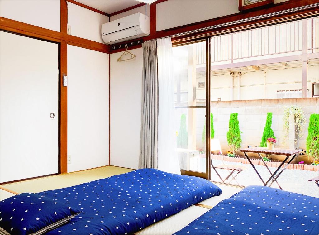 TOKYO/Shinjuku & Shibuya 10mins/5mins walk to subway stiaon/Kichijoji 15mins/Shimokitazawa 5mins/Louis House photo 2