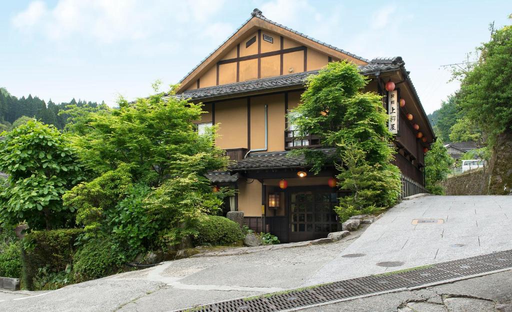 Yunohira Kamiyanagiya photo 3