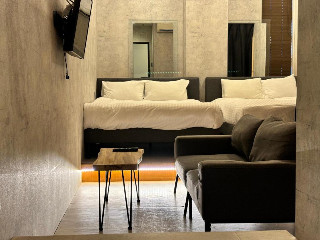 THE BEDROOM Imaizumi photo 2