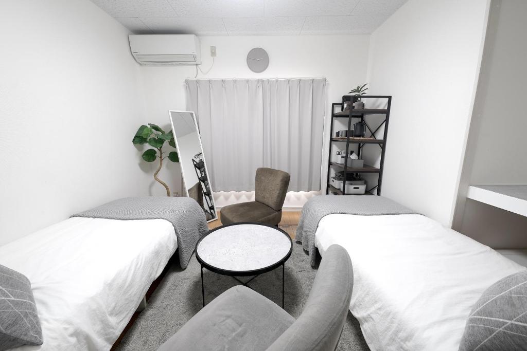 Close to Shinjuku!Twin beds — photo 1