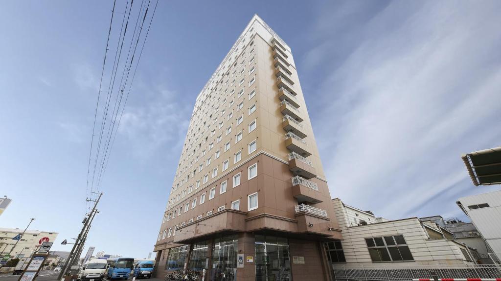 Toyoko Inn Chiba Makuhari — photo 1