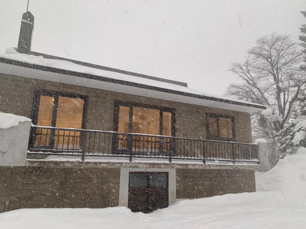 SHIKA HOUSE An ideal ski home in Rusutsu Village - 3 km from world class Rusutsu Ski Resort photo 2