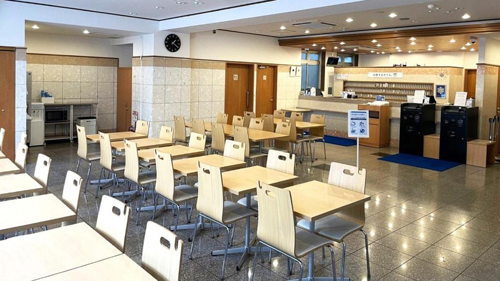 Toyoko Inn Sendai Nishi-guchi Hirose-dori photo 3