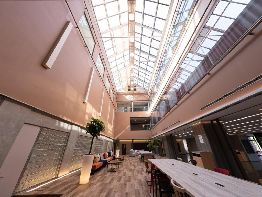 Tosei Hotel & Seminar Makuhari — photo 1