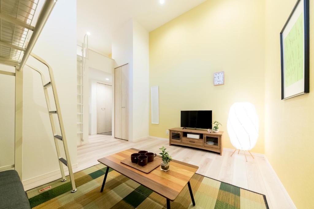 TRIP POD YOSHIZUKA B — photo 1