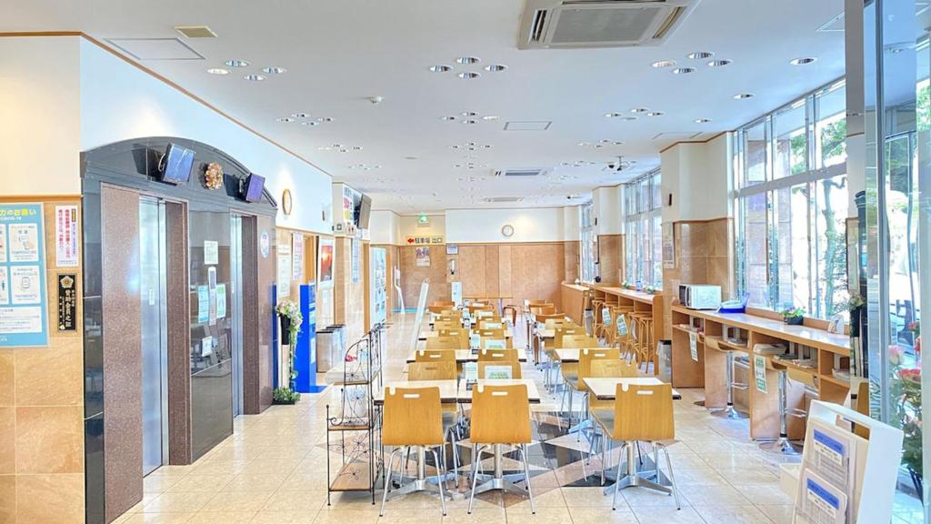 Toyoko Inn Matsuyama Ichibancho photo 2