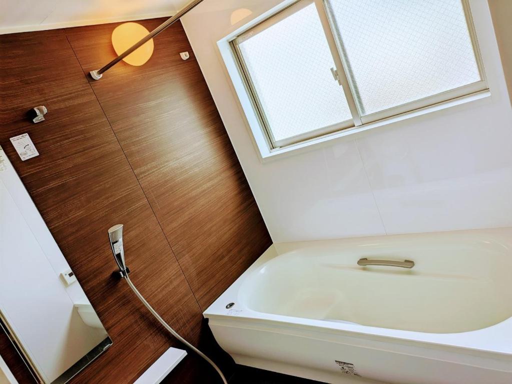 書斎でくつろぐスイートルーム photo 3