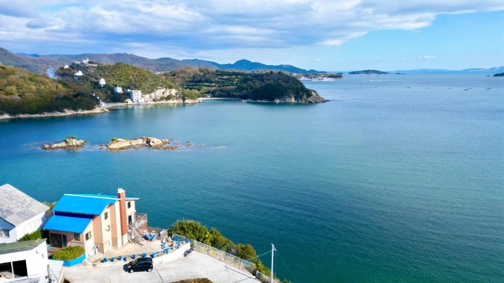 天空の城 絶景の海岸線に面し そよ風と波に触れながらリラックスできる場所です photo 3