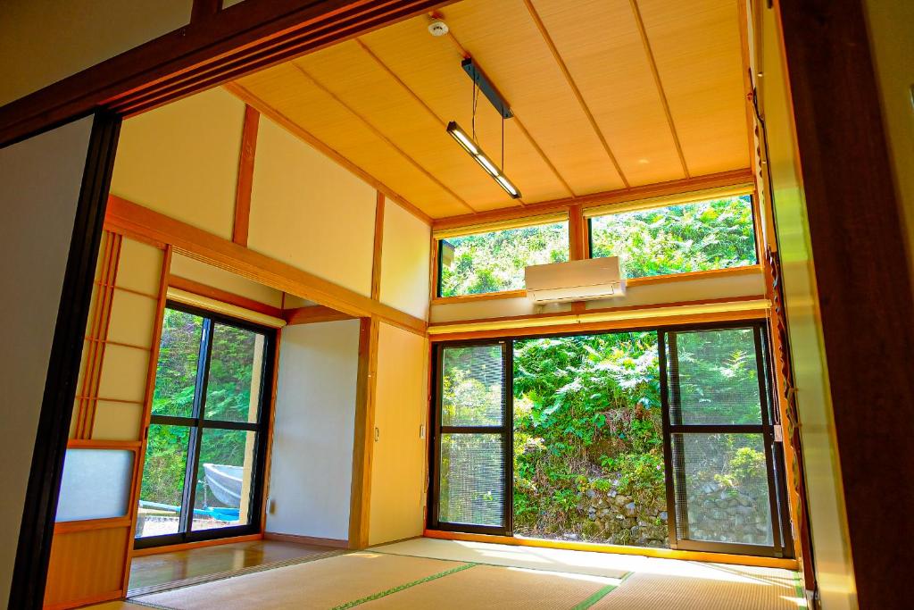 四万十川まで歩いて行ける 一棟まるっと貸し切りの宿 gu photo 2