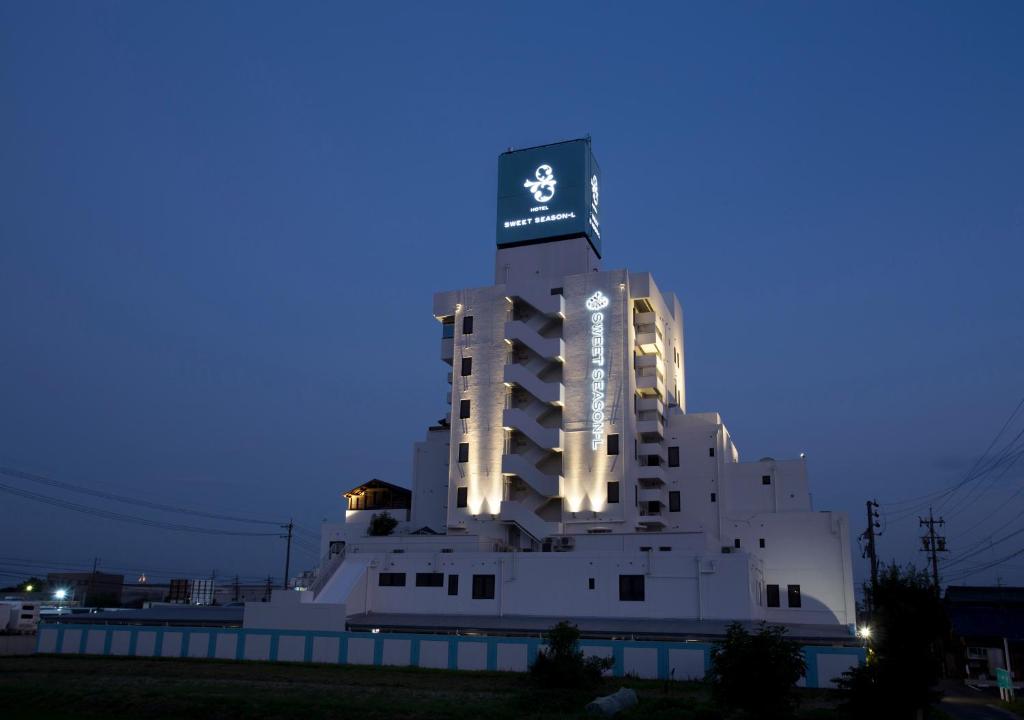 HOTEL SWEET SEASON-L — photo 1