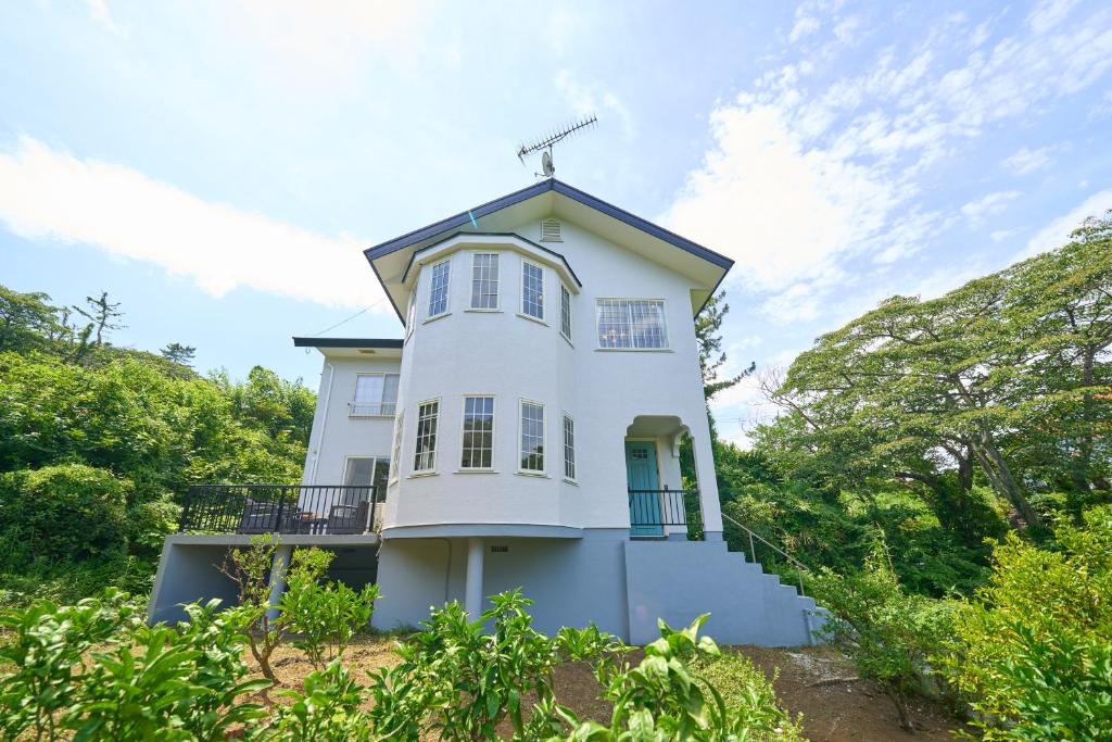Suite Villa Izukogen Mikanno-Hanasaku-Shiroiie — photo 1