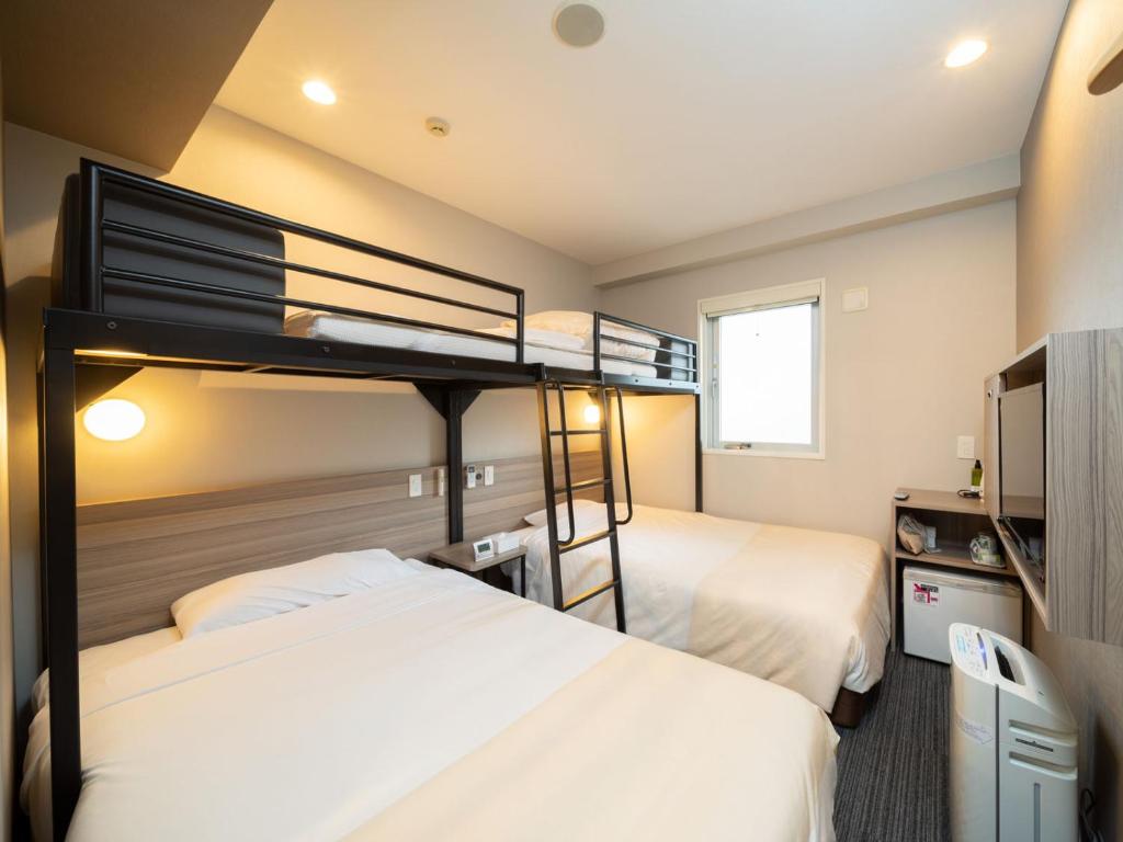 Super Hotel Shinyokohama photo 2