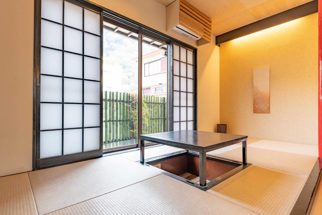 TEMARI photo 3