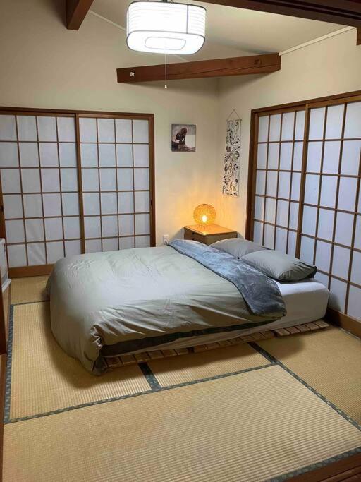 『一軒丸々貸切』徒歩5分圏内カフェ 自然を満喫 Modern Ski Chalet +WiFi & 5min walk to cafes. photo 2