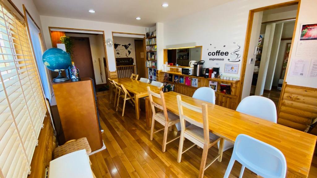 2nd House photo 3