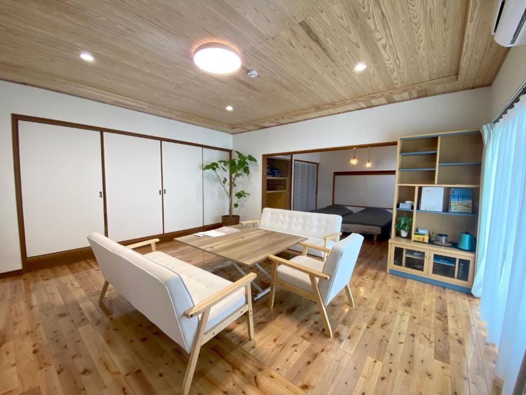 「西の横綱」俵山温泉で極上の湯治STAY。物語が始まる場所 -MUKU- — photo 1
