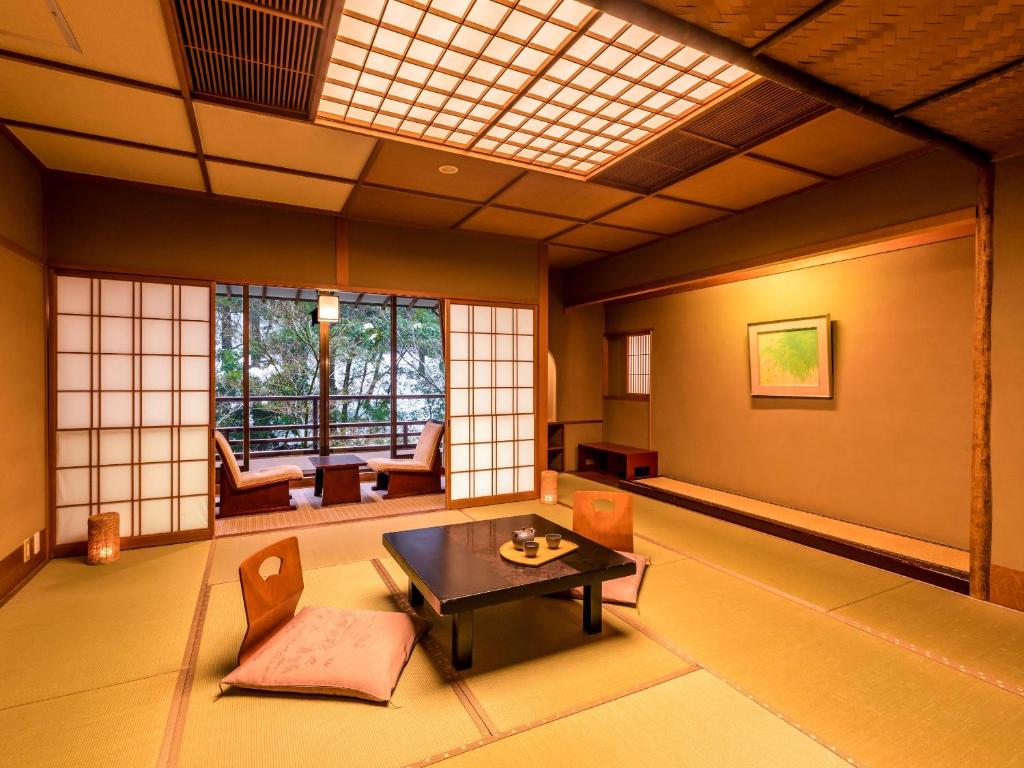 Ooedo Onsen Monogatari Premium Yoshinoya Irokuen photo 2