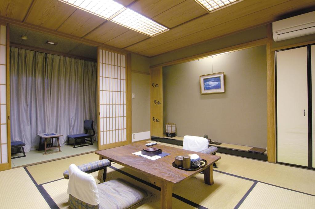 Sennennoyu Koman photo 2