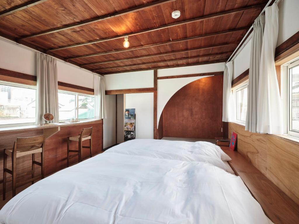 Tipy records inn photon photo 2