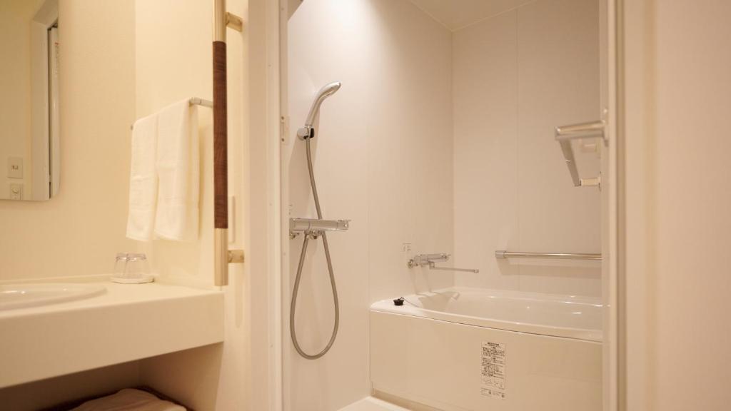 Shin-Osaka Station Hotel photo 3