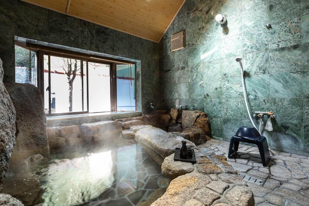 源泉かけ流し温泉付き貸し切り別荘白浜観光に最適の立地14名宿泊可能 photo 3