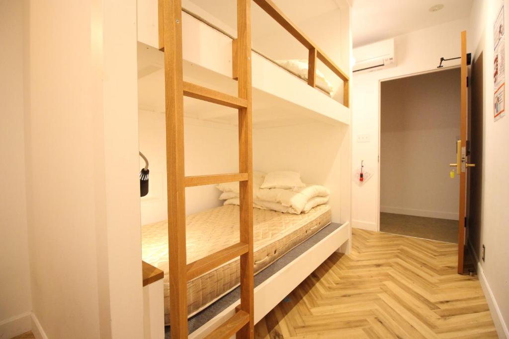 THE NEXT DOOR Dormitory & Private Hostel photo 2