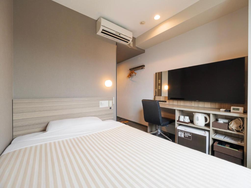 Super Hotel Yokohama Kannai photo 2