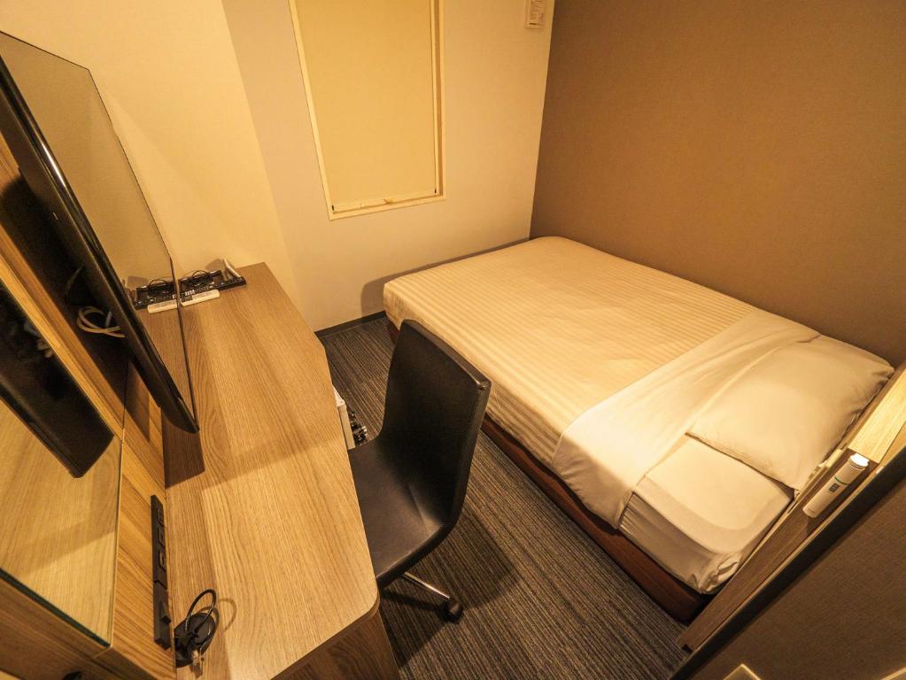 Super Hotel Yokohama Kannai photo 3