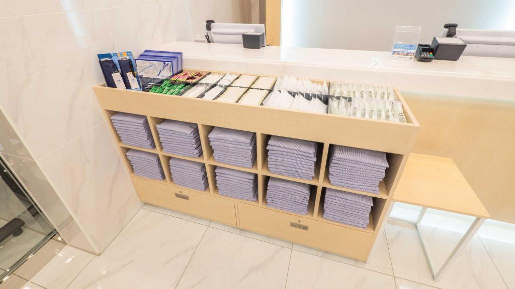 Toyoko Inn Yokohama-eki Nishi-guchi photo 3